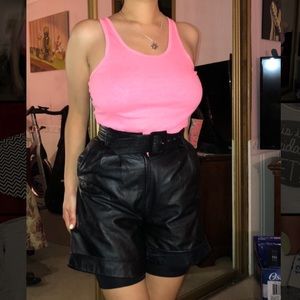 pink tank top🍥
